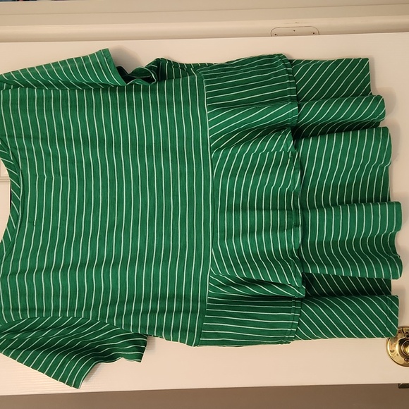 Elevated T-shirt with two ruffles on the back - Picture 2 of 5